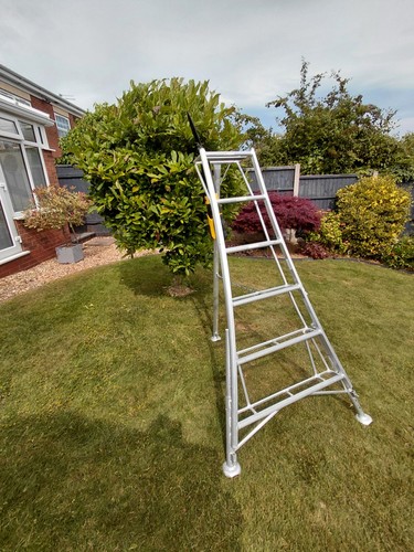 Hendon leg adjustable ladder - hendon,