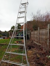 Henchman Adjustable Tripod